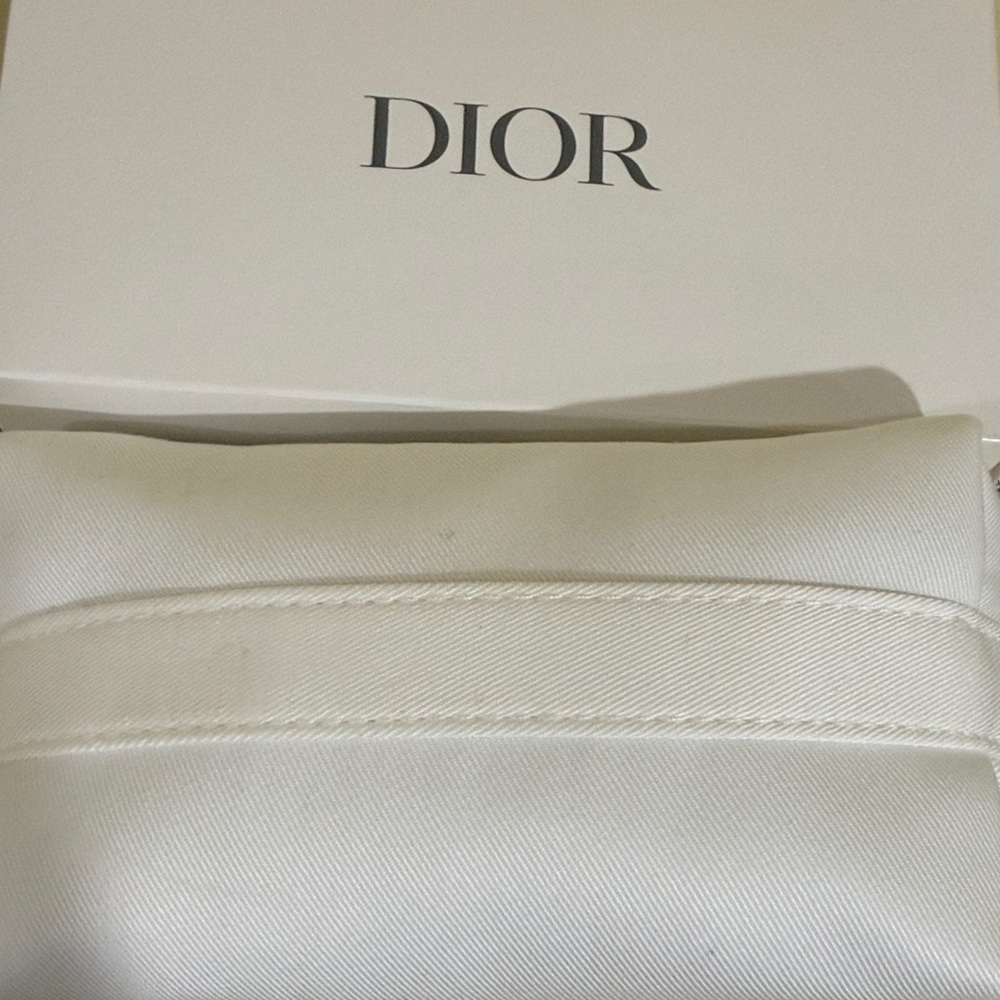 Dior Elegant White Cosmetic Case Dior mini Handbag Dior Clutch Gift ready Dior - Picture 10 of 12